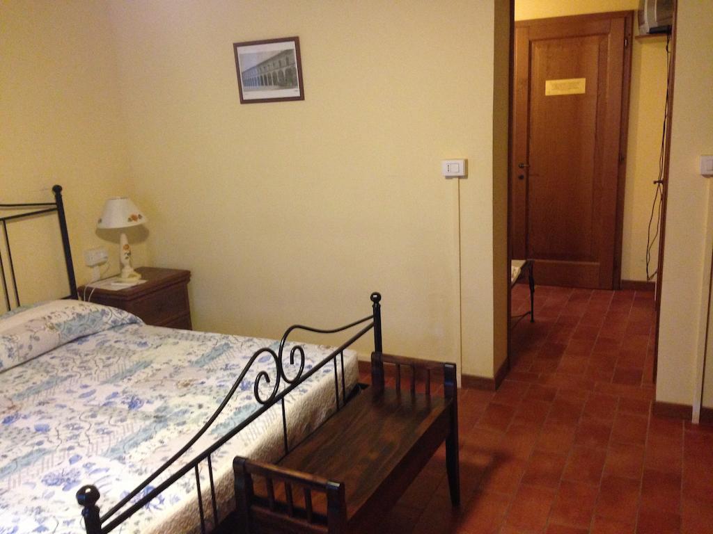 Agriturismo La Marletta 伊莫拉 客房 照片